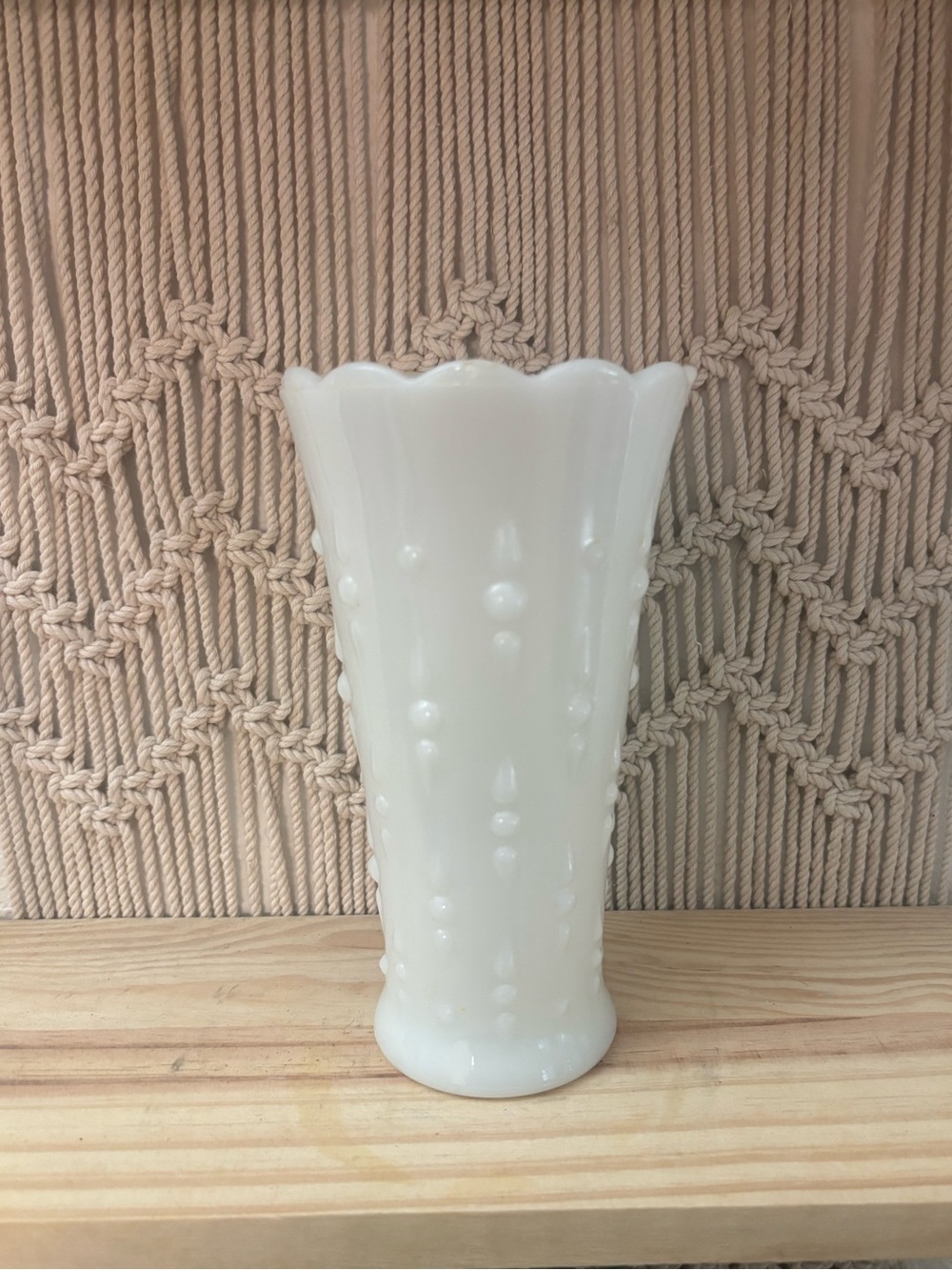 Anchor Hocking vintage milk glass vase "Teardrop and Pearl" CALL OUT*